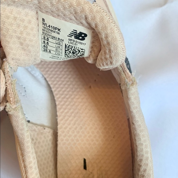 Light Pink Women’s Sz 8.5 New Balance Sneakers - Picture 5 of 5